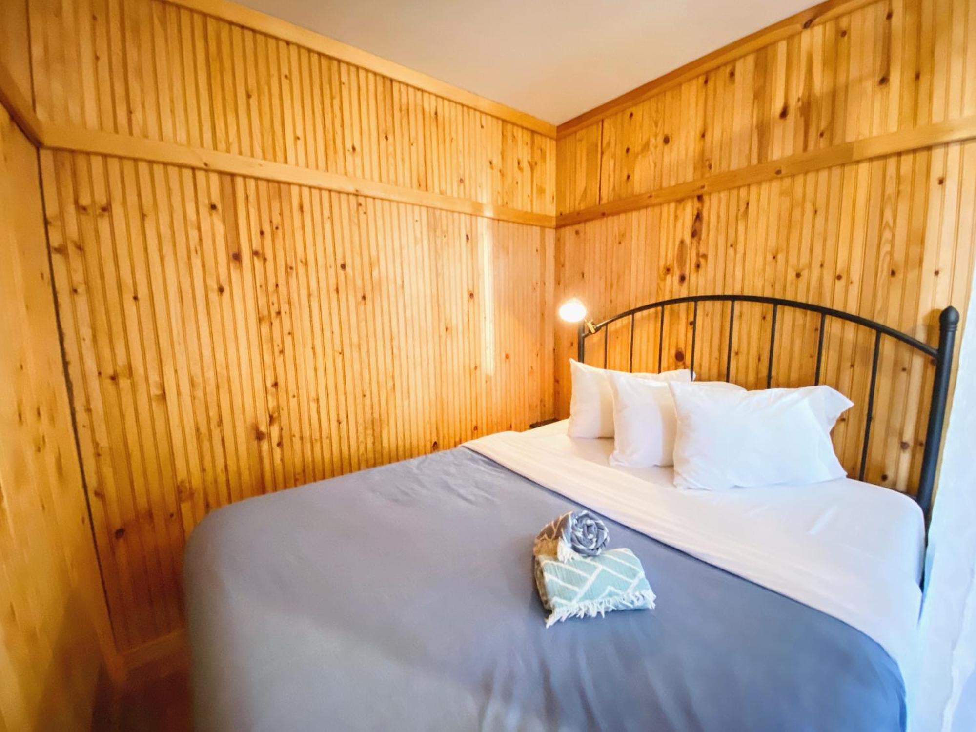 Flathead Lake Resort Woods Bay 外观 照片