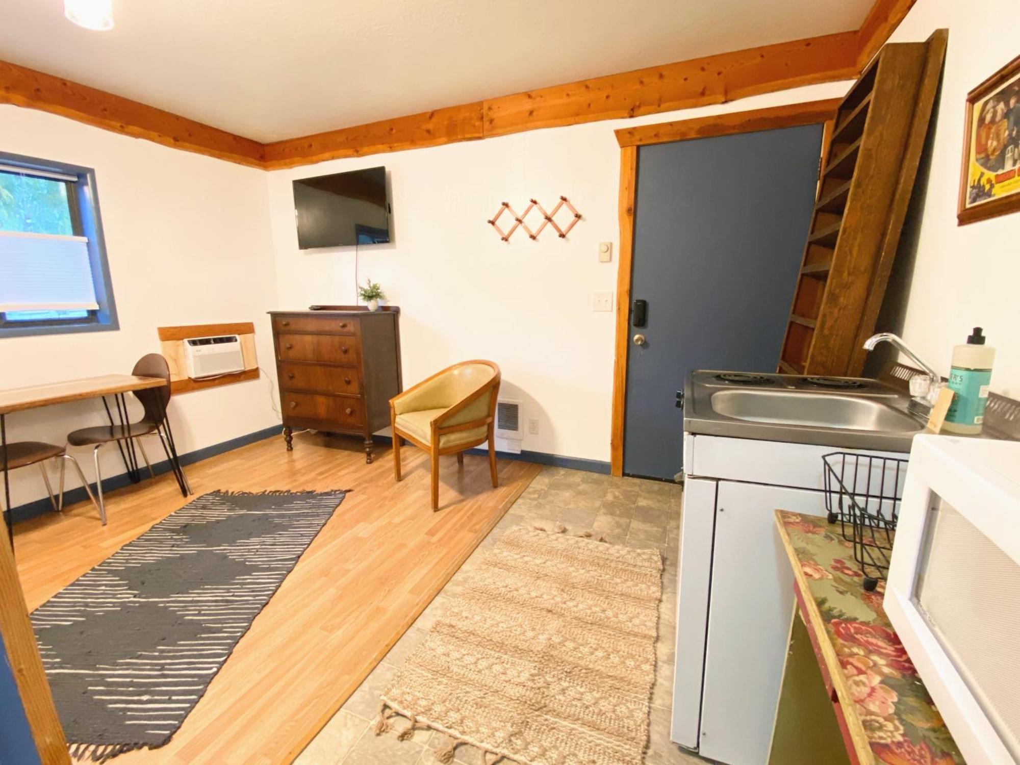 Flathead Lake Resort Woods Bay 外观 照片